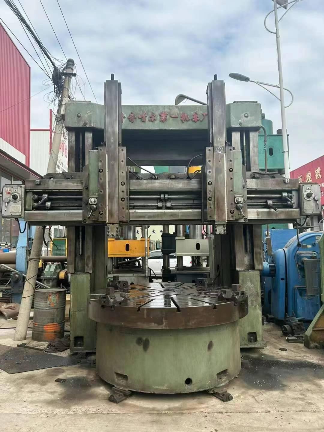 Vertical lathe