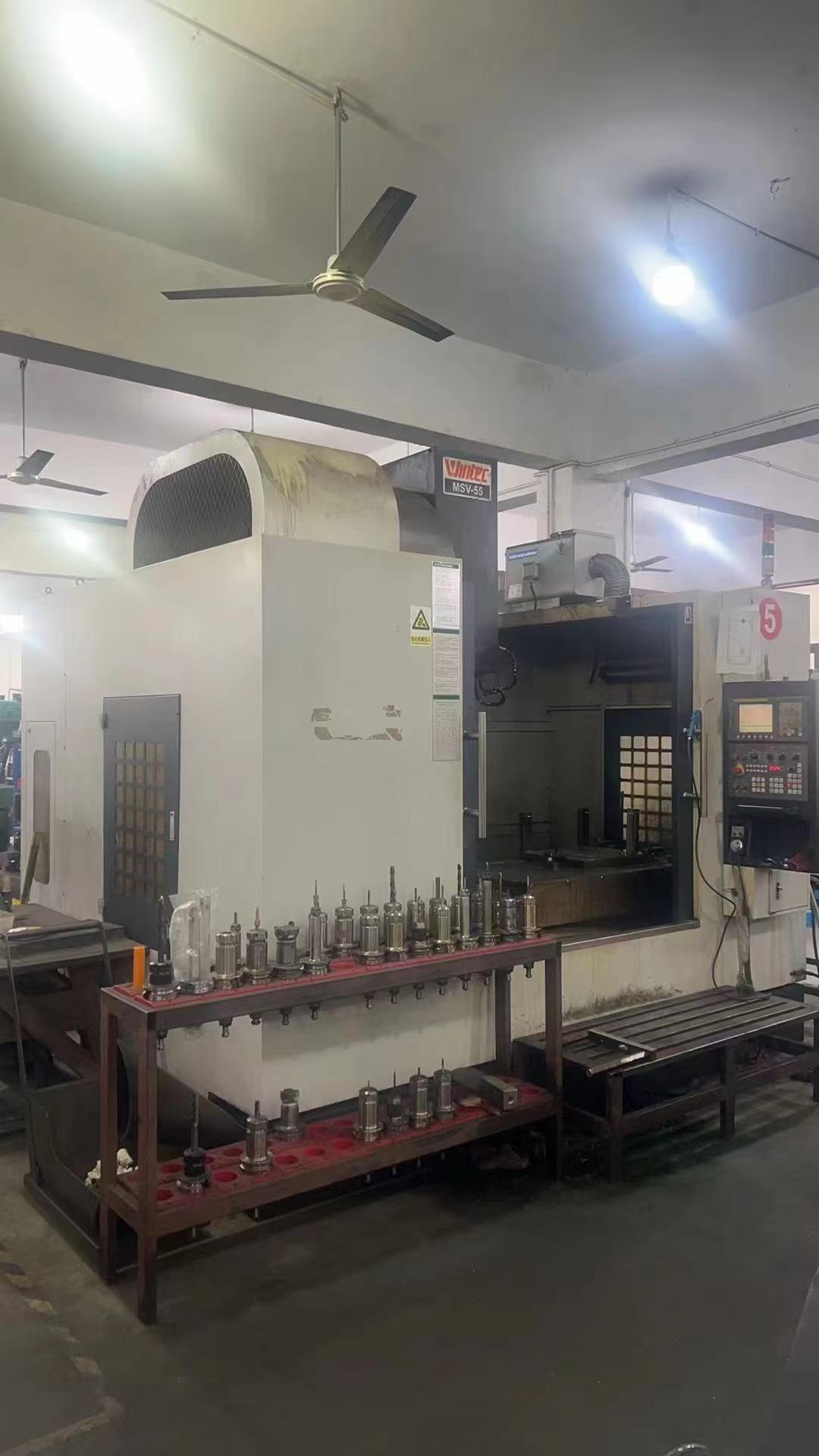 Vertical machining center