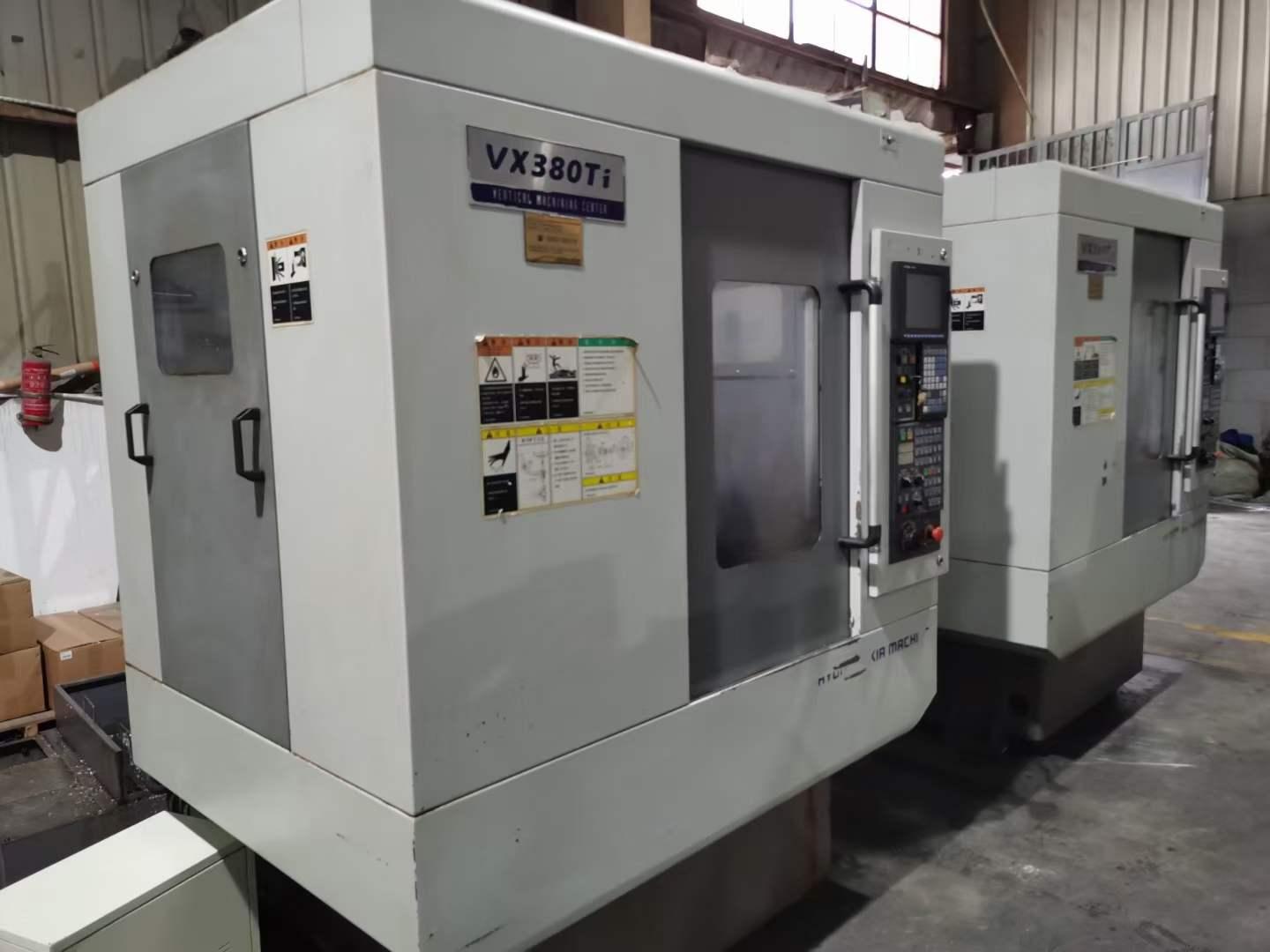 Drilling and tapping machine