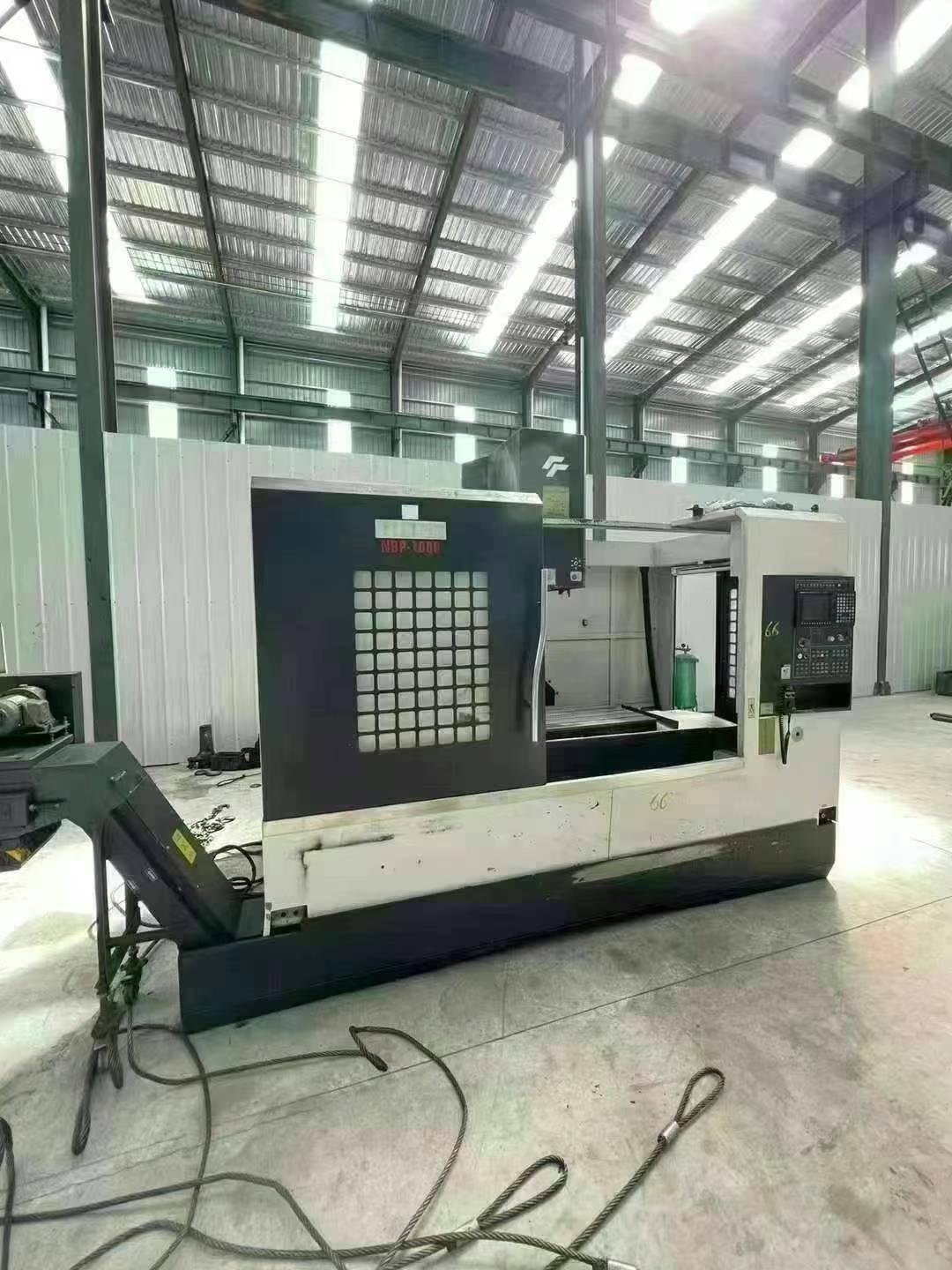 Vertical machining center