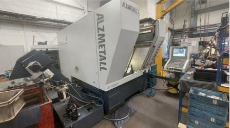 5 axes machining center