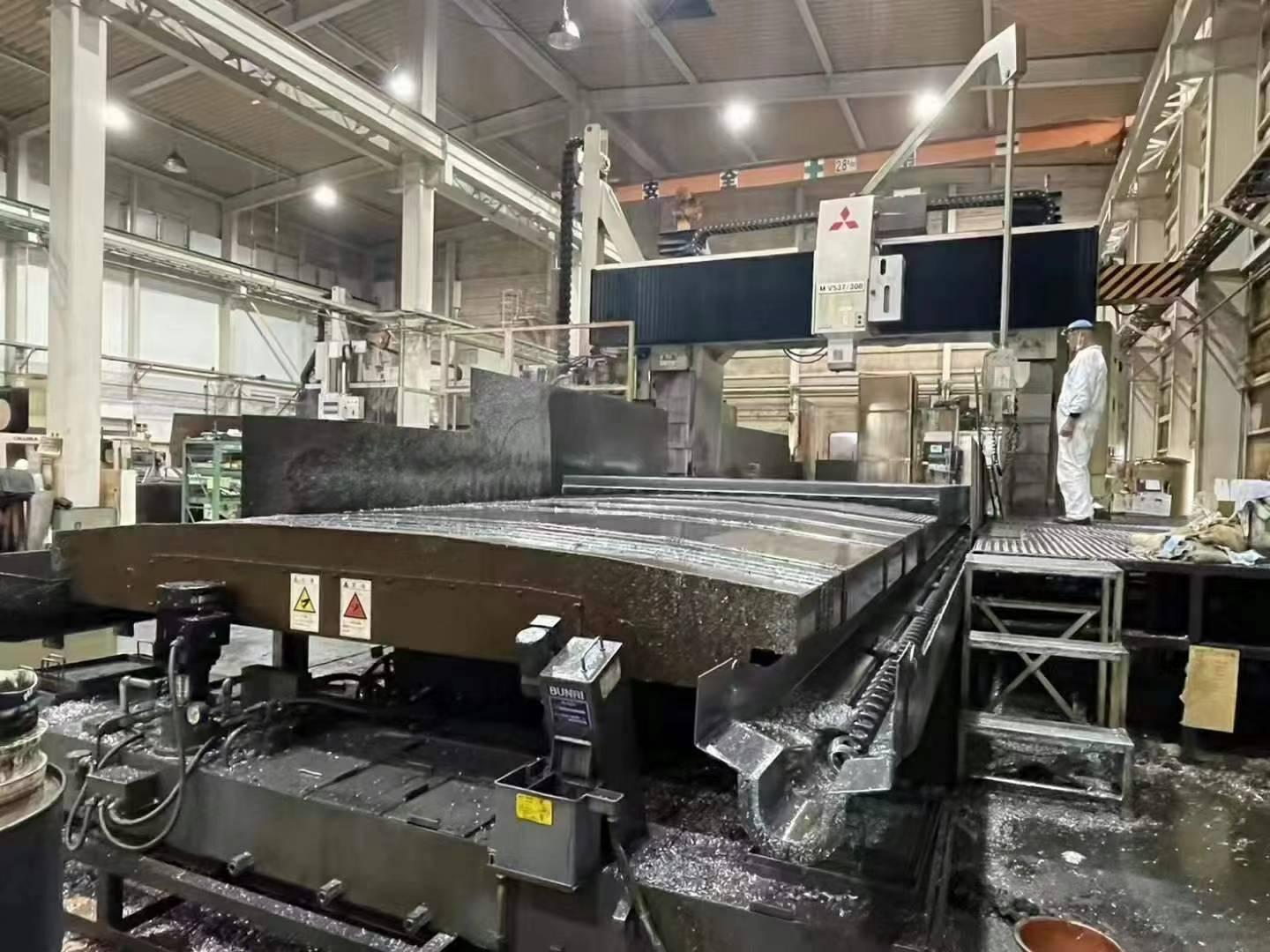 Gantry five-face machining center