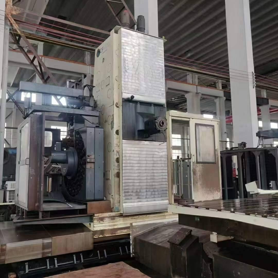 Horizontal machining center