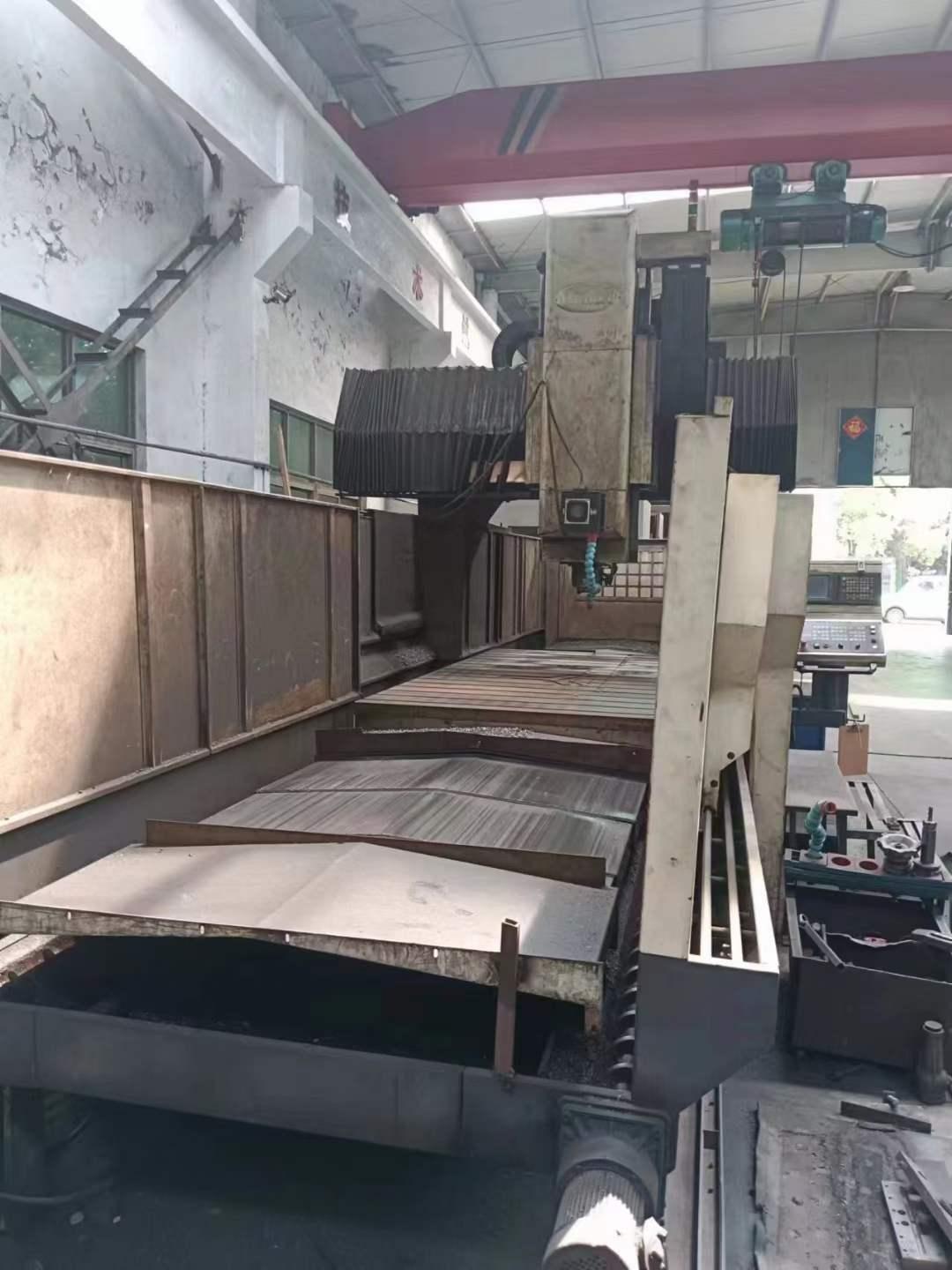 Gantry milling machine