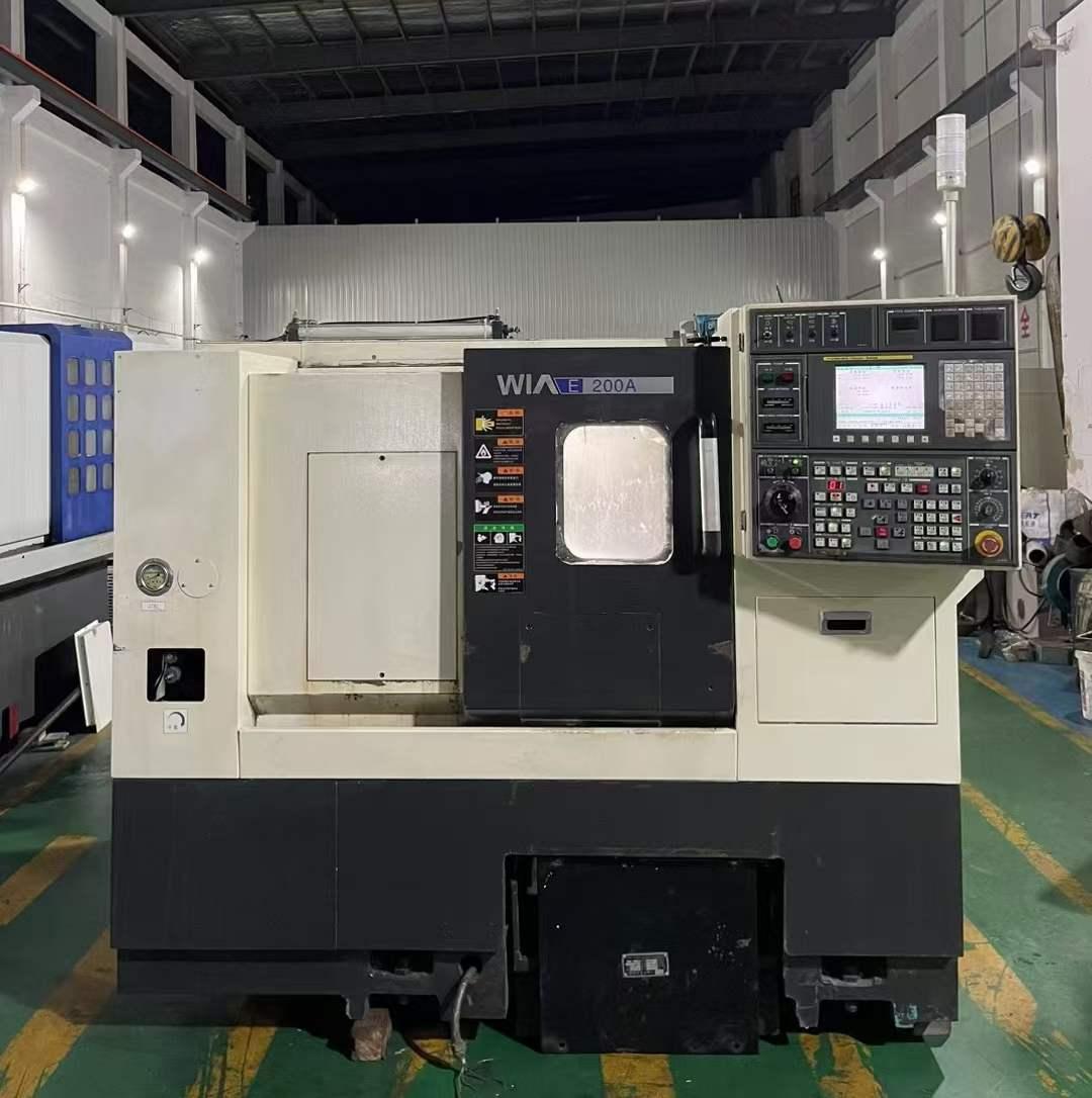 Inclined rail CNC lathe