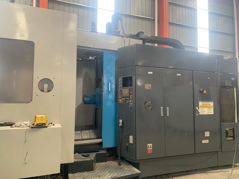 Horizontal machining center
