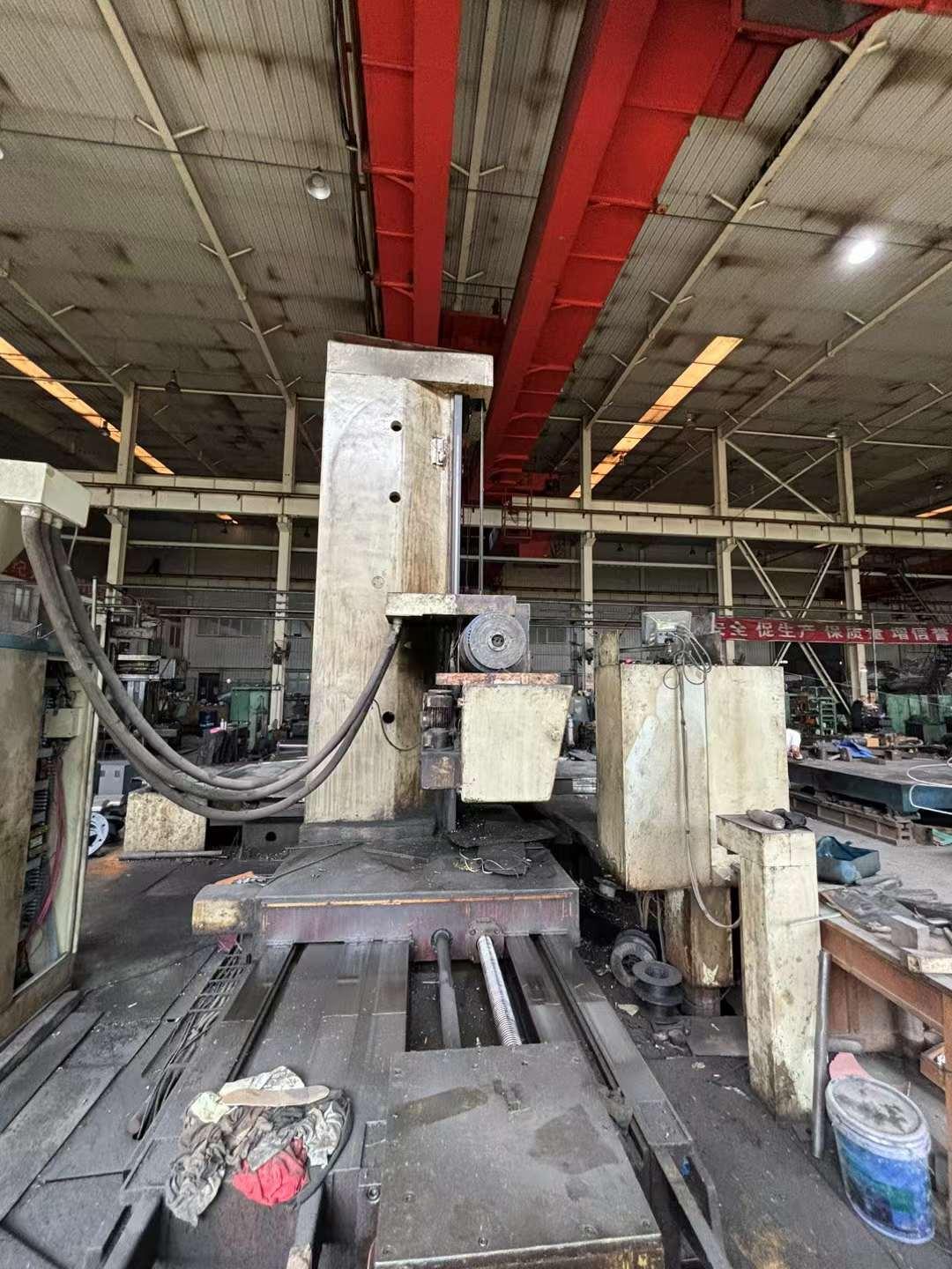 Horizontal boring milling machine