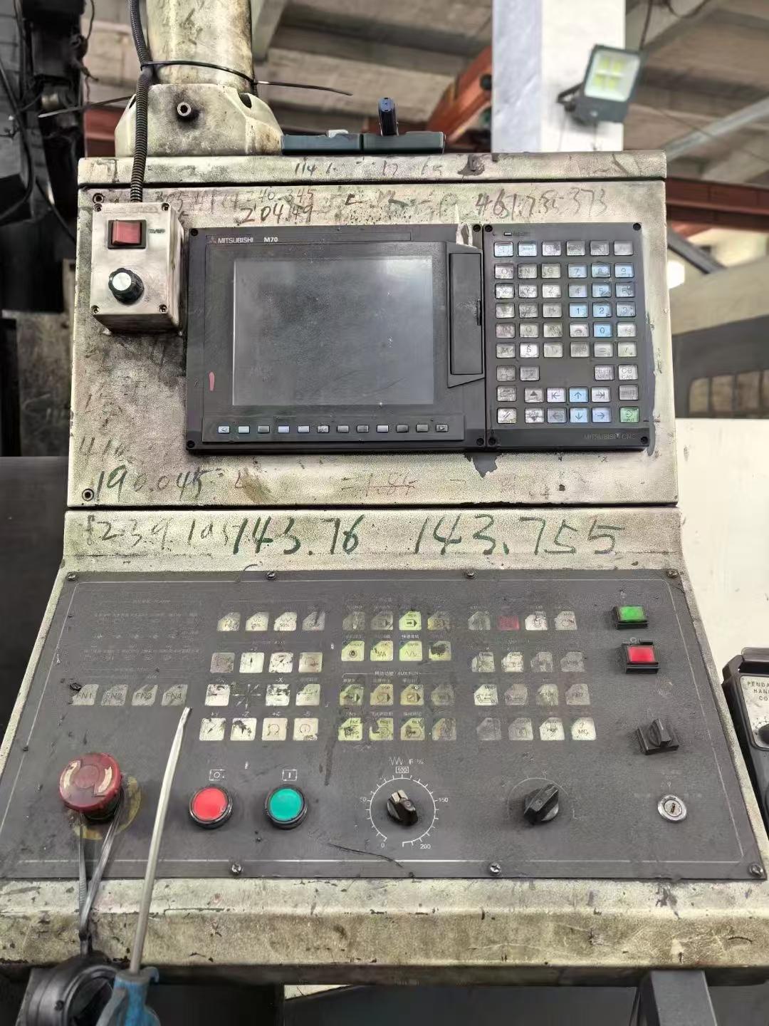 Vertical machining center