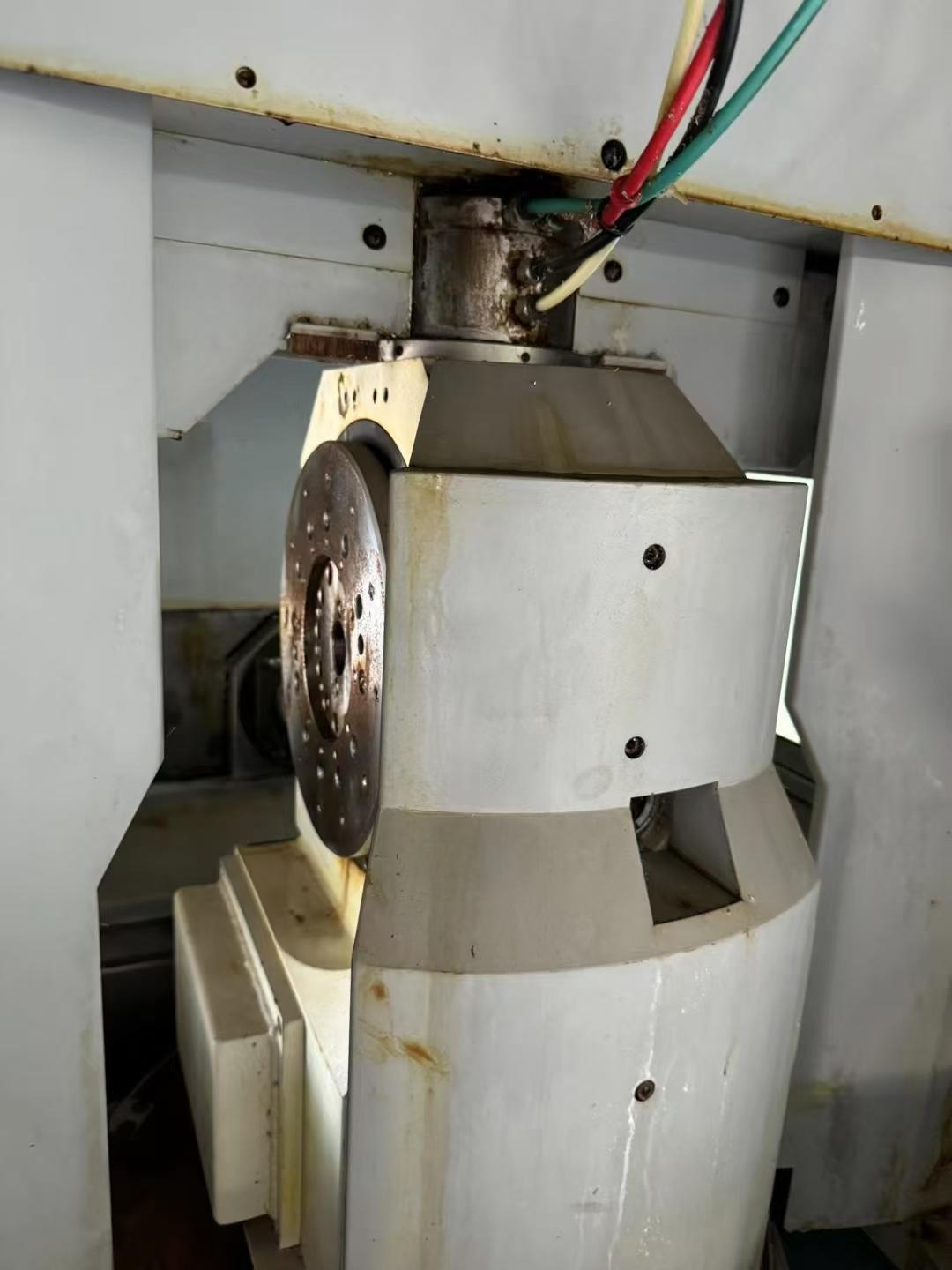 5 axes machining center