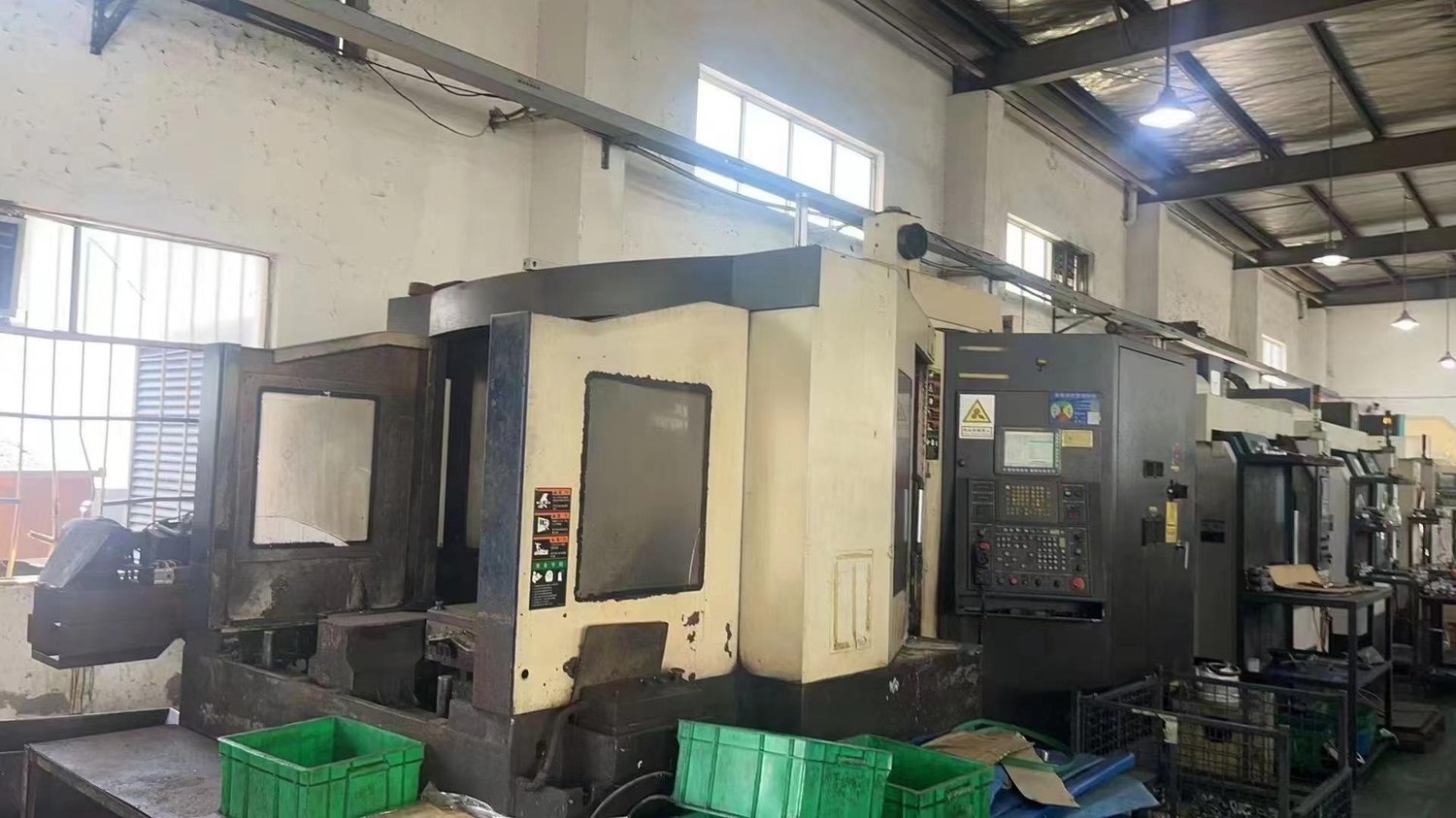Horizontal machining center