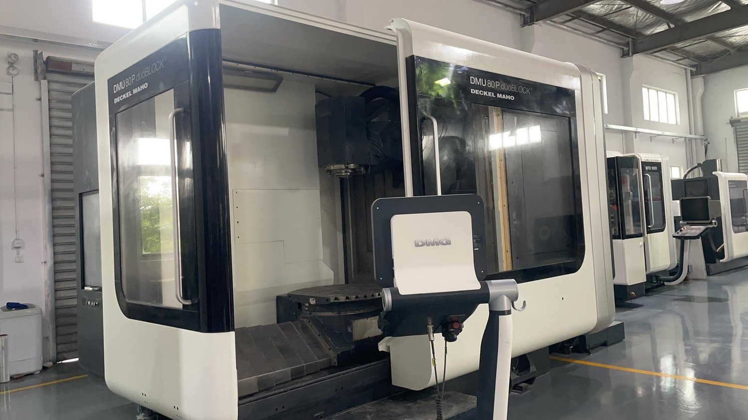 5 axes machining center