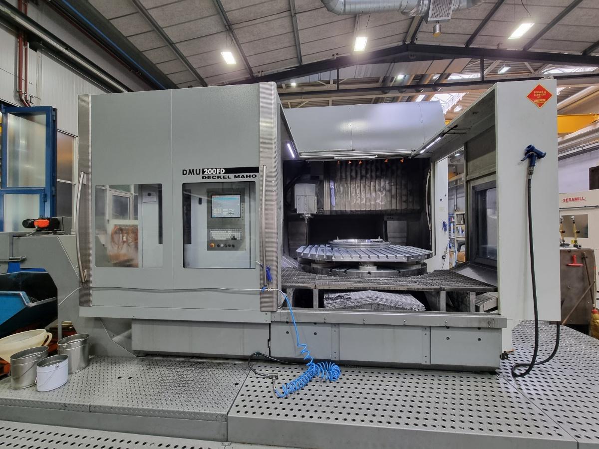 Gantry machining center
