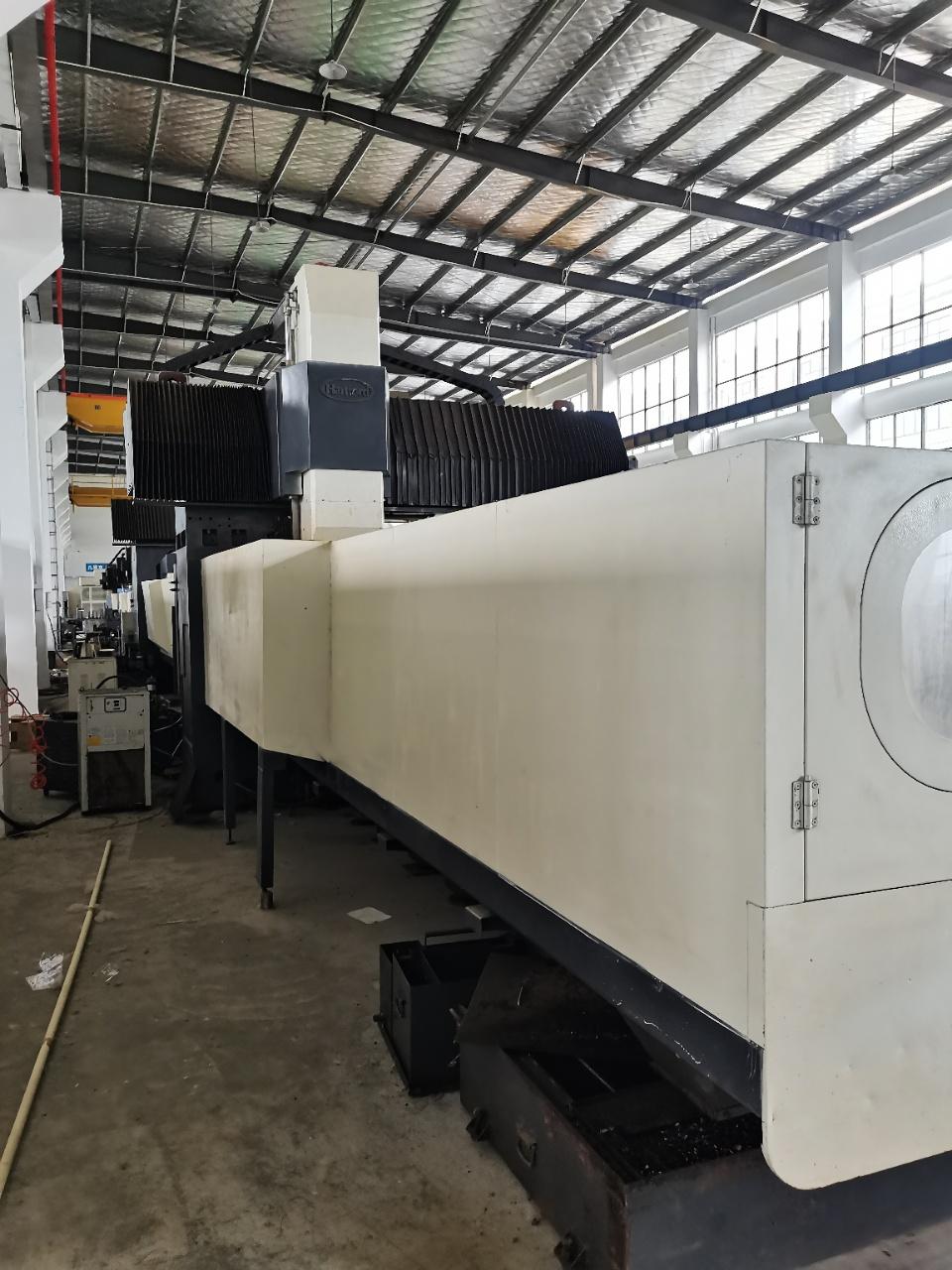 Gantry machining center