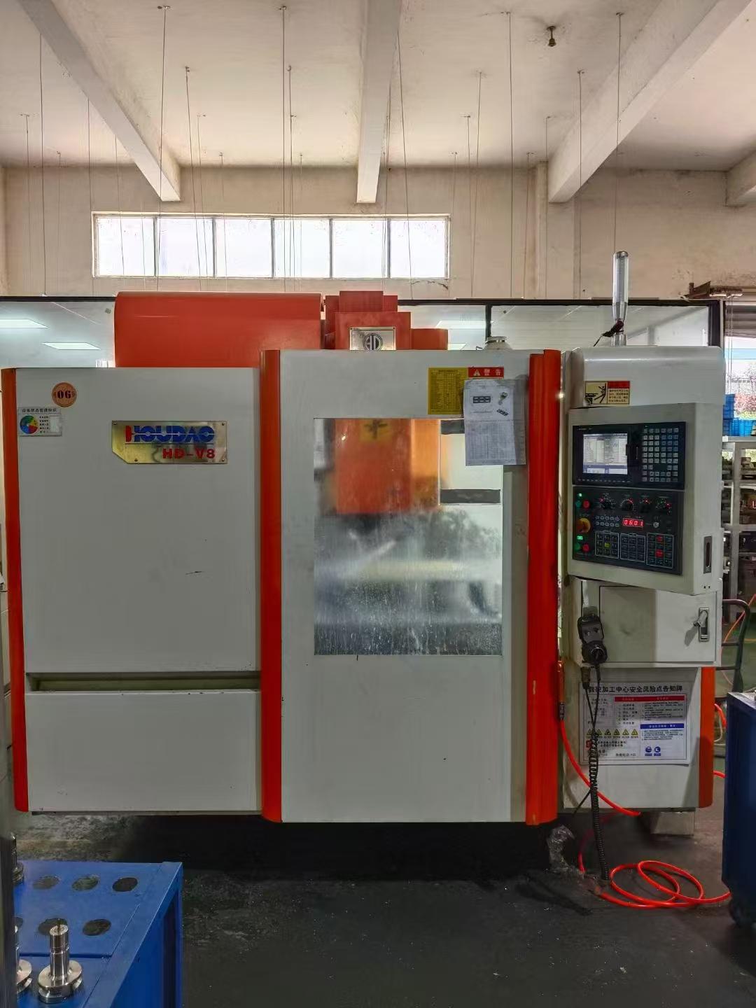 Vertical machining center