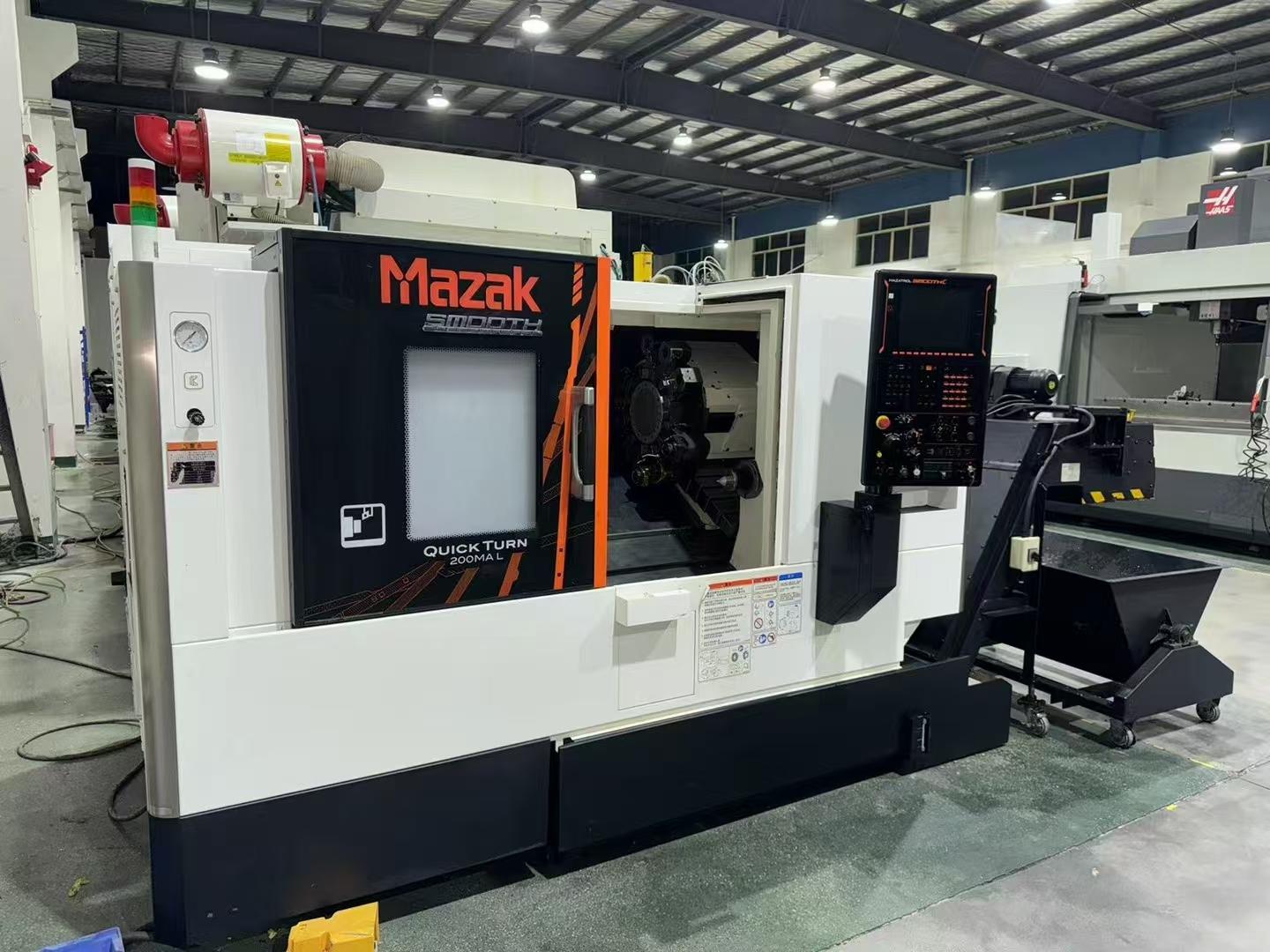Horizontal machining center