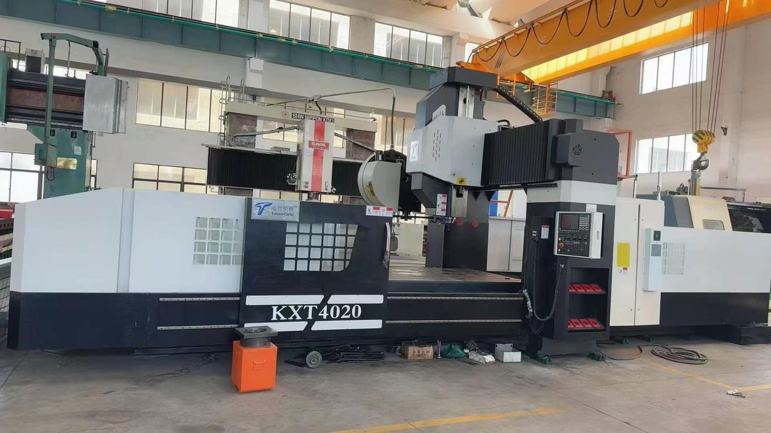 CNC gantry machining center