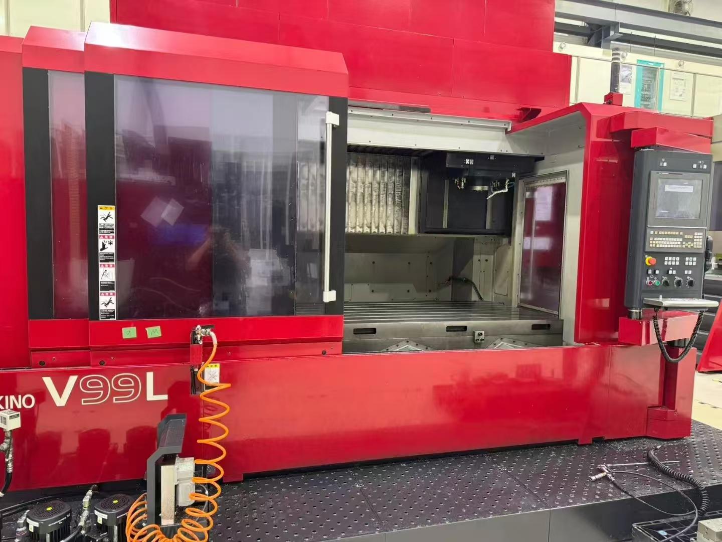 Vertical machining center