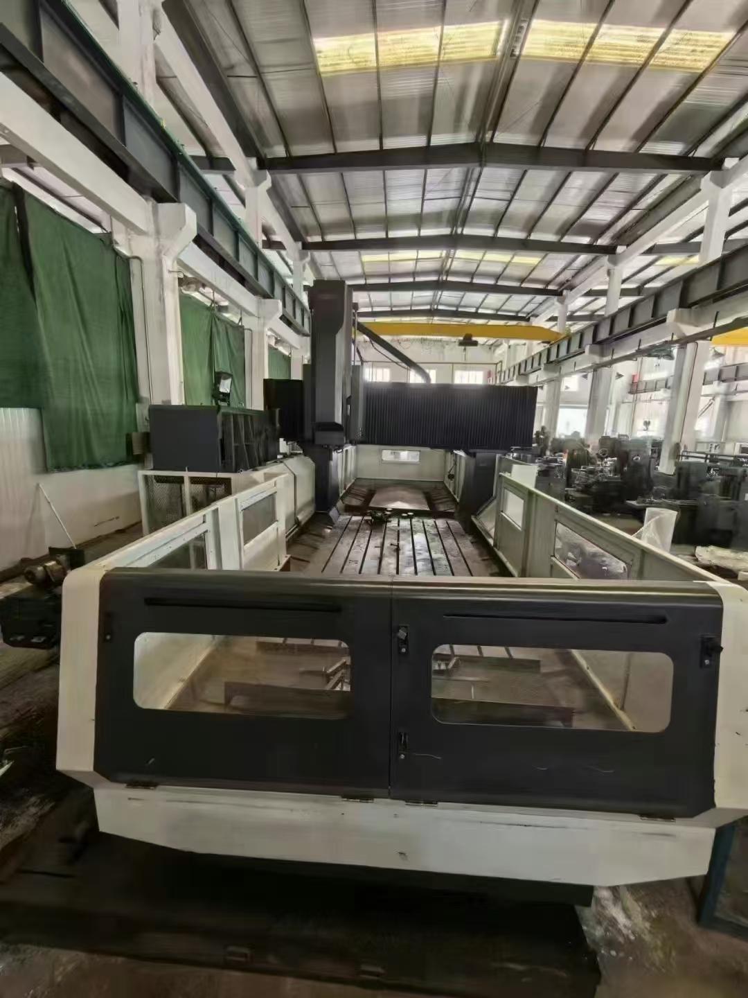 Gantry machining center