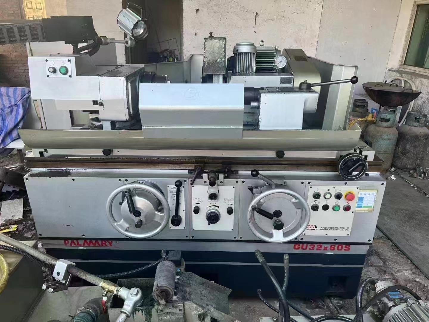 Cylindrical grinder 