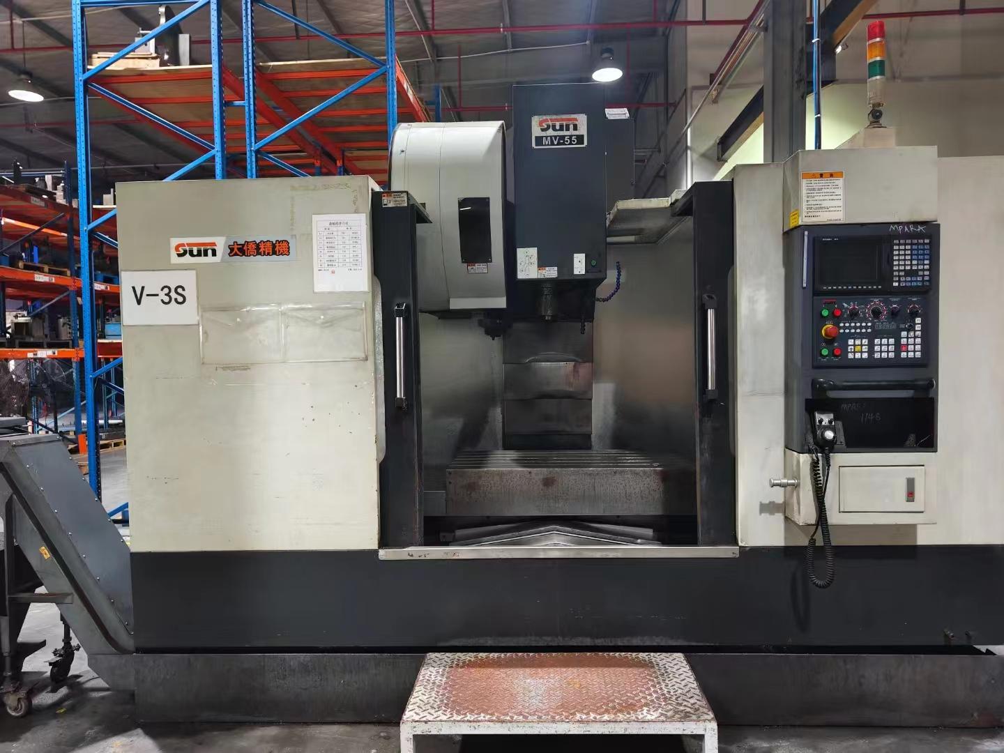 Vertical machining center