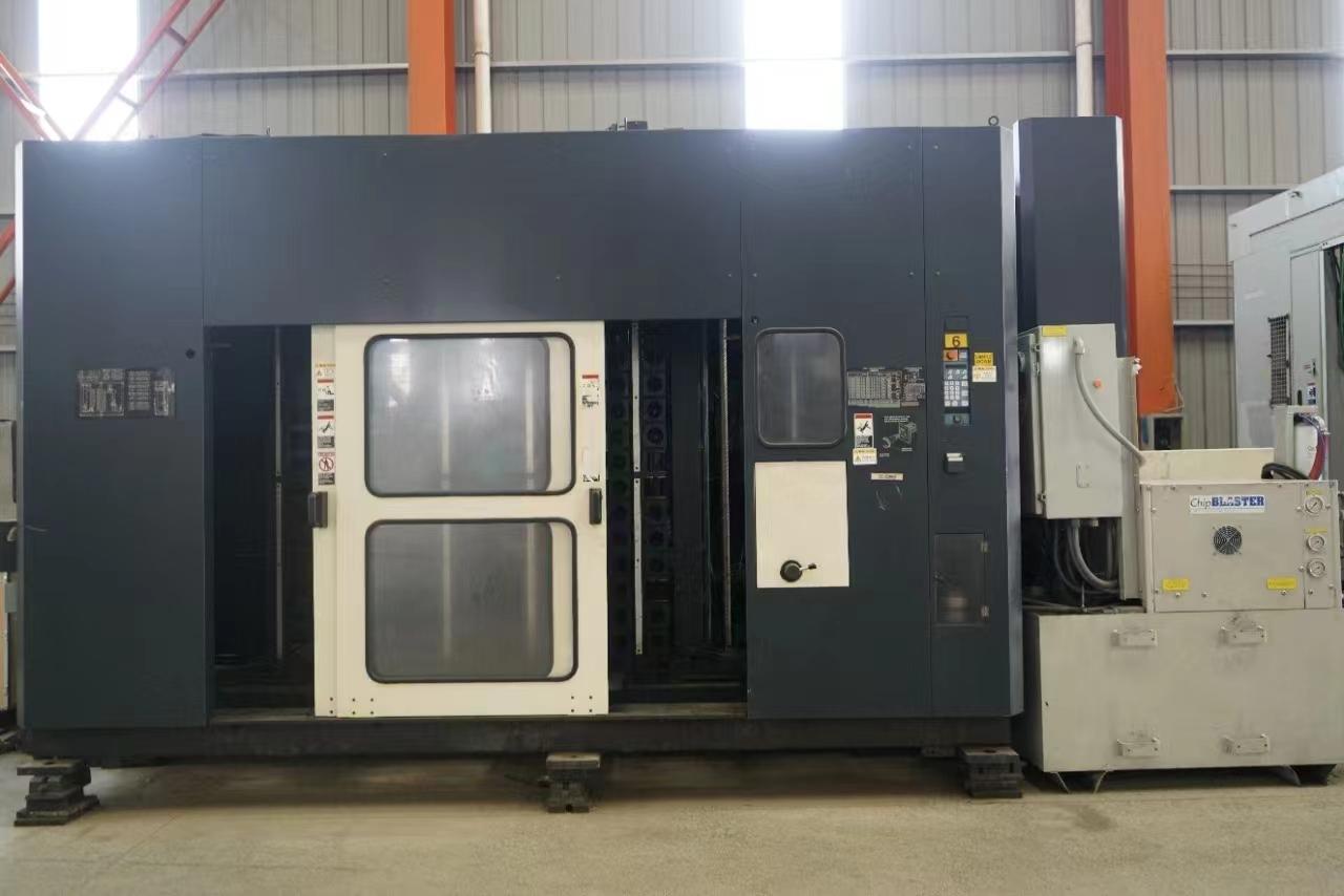 Horizontal machining center
