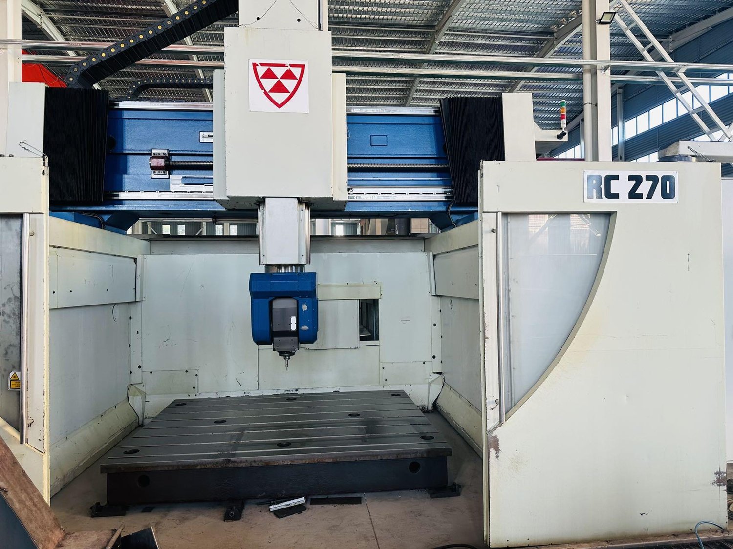 5 axes simultaneous control machining center
