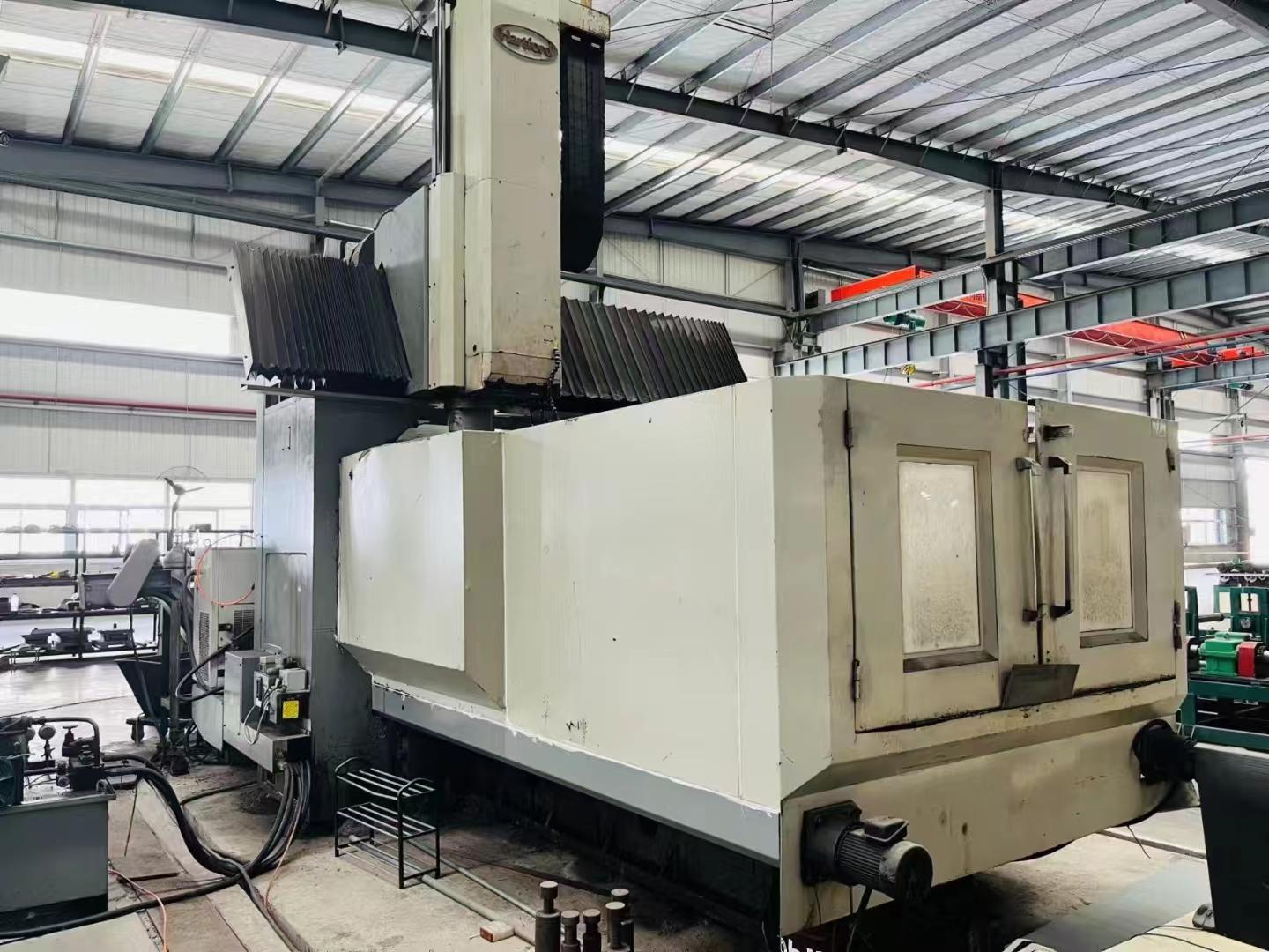 Gantry machining center