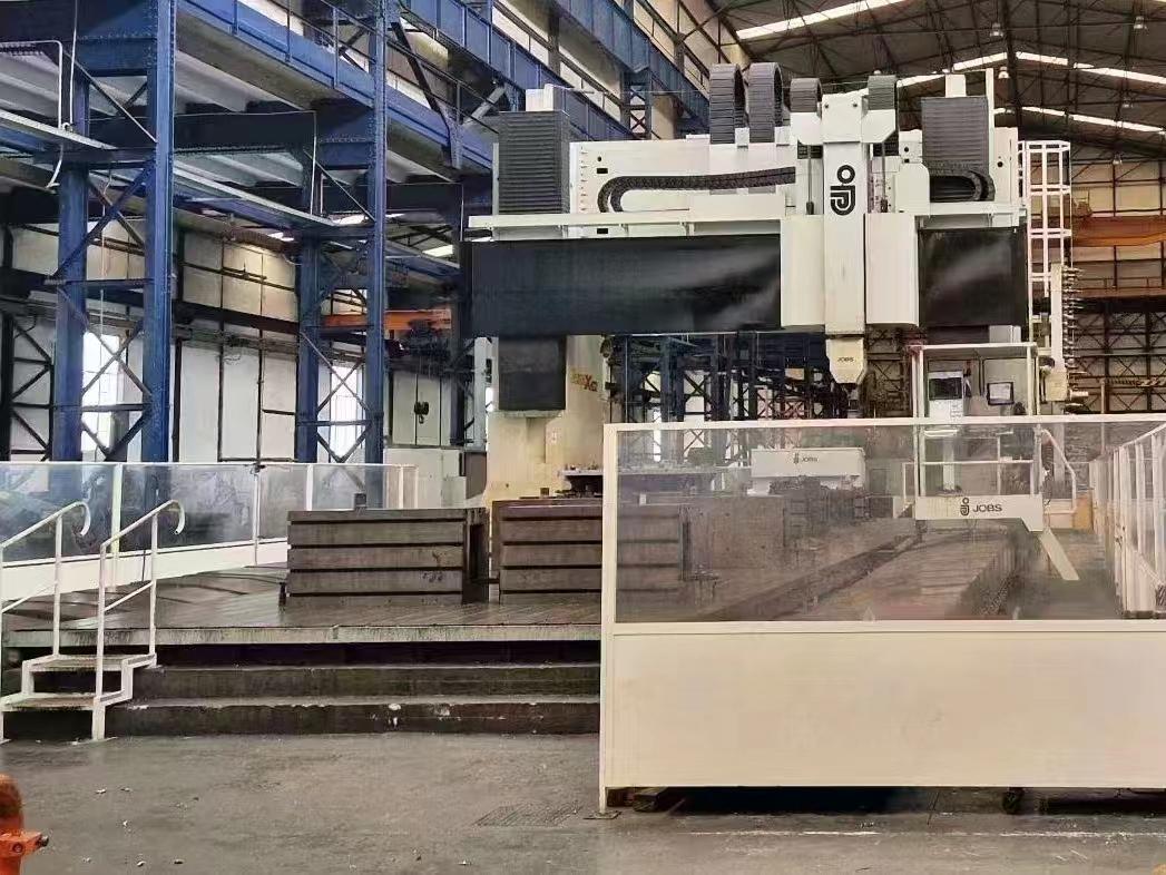 5 axes machining center