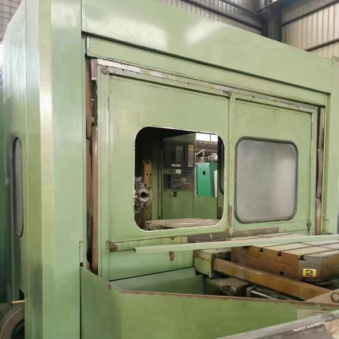 Horizontal machining center