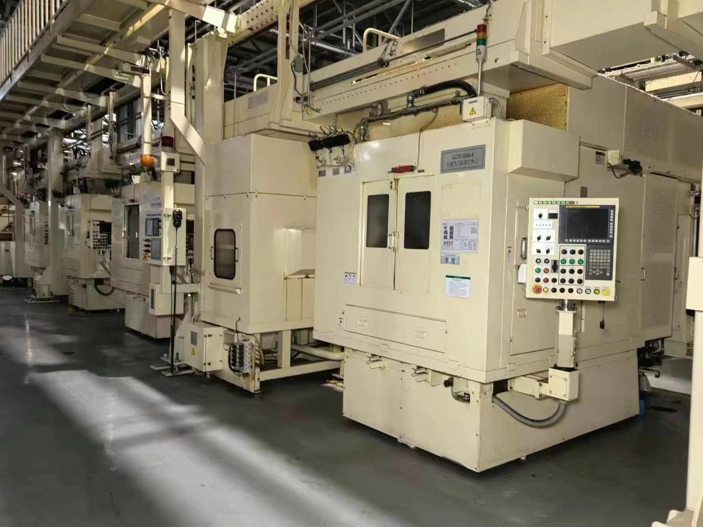 Horizontal machining center