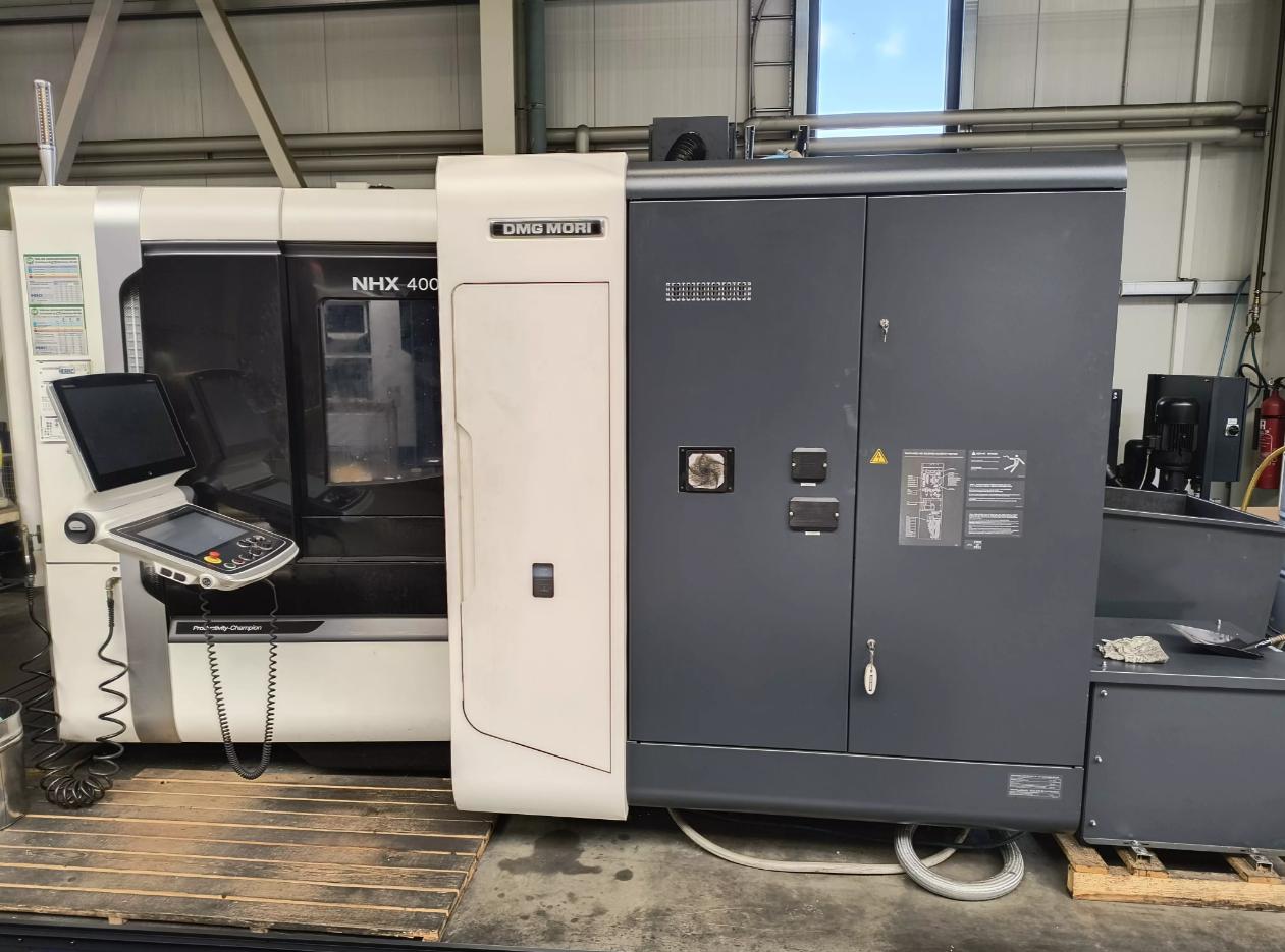 Horizontal machining center