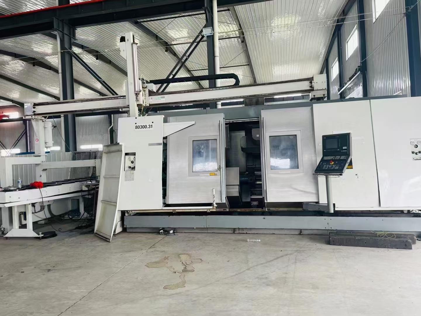 Turning and milling machining center