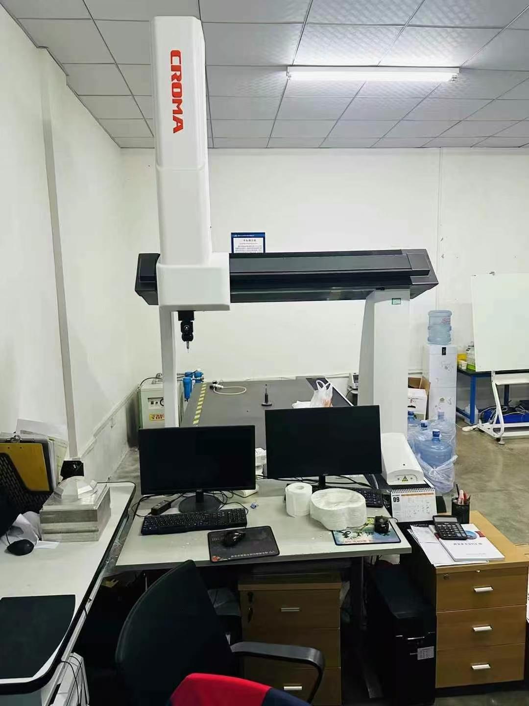 Three coordinate measuring machine