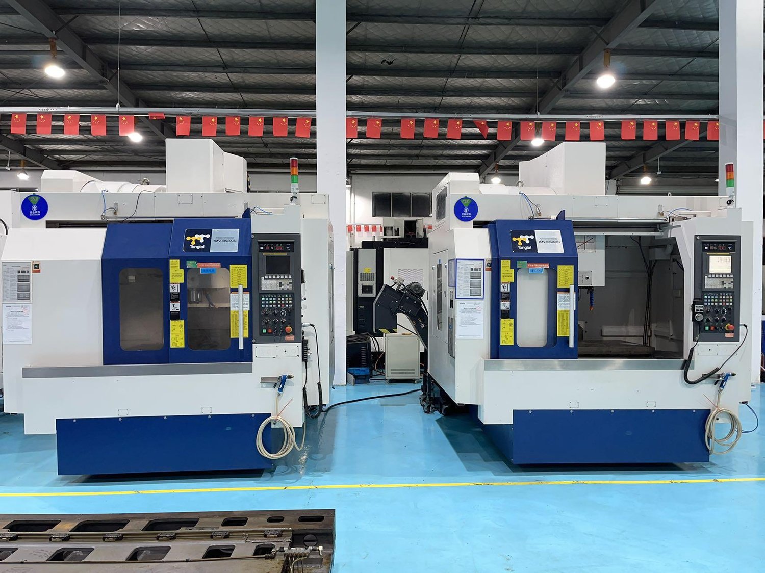 Vertical machining center