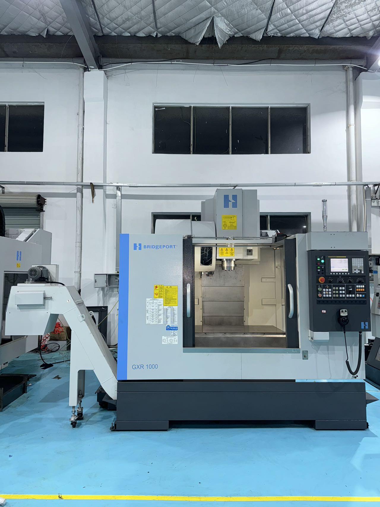 Vertical machining center