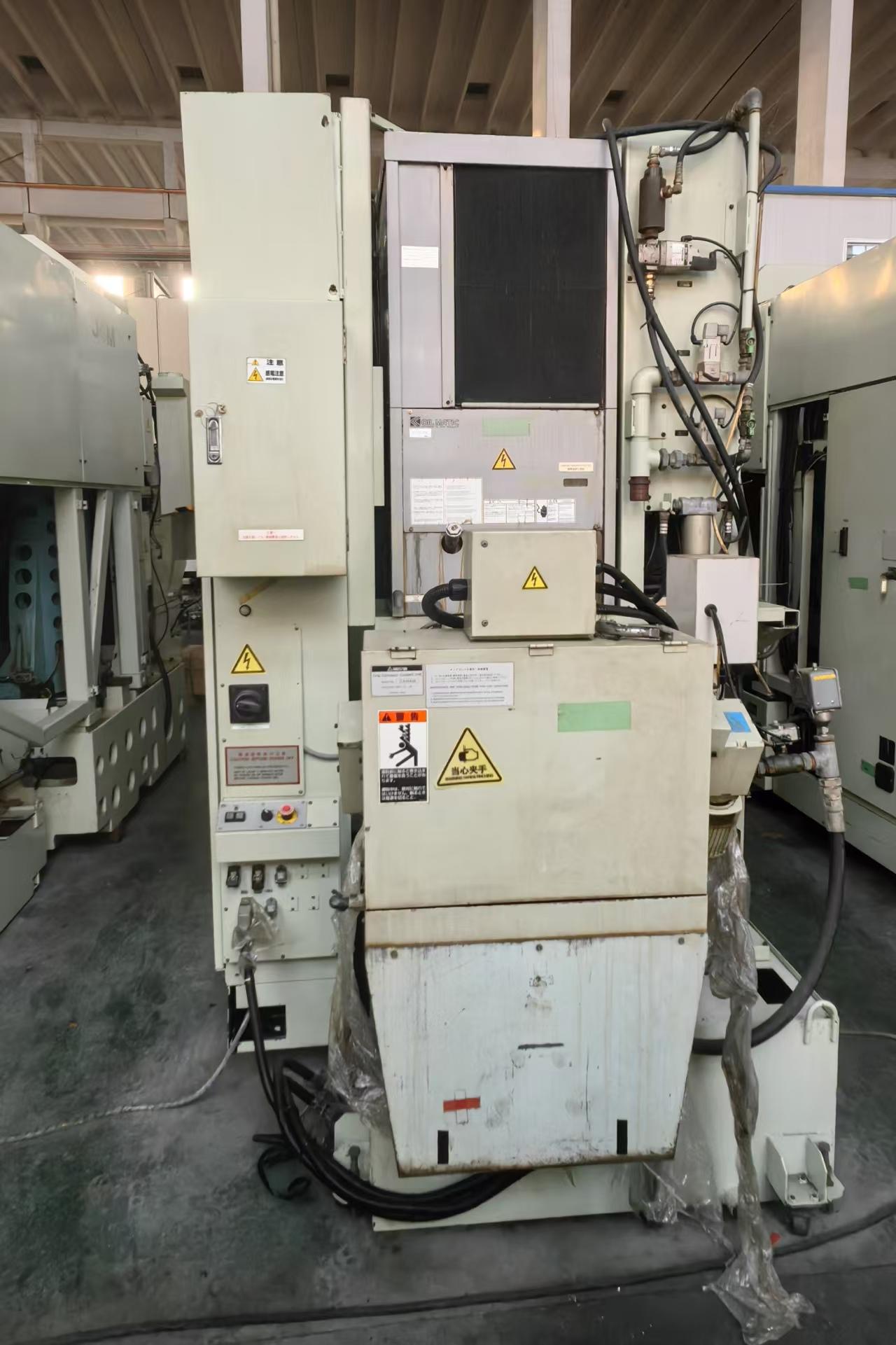 Horizontal machining center