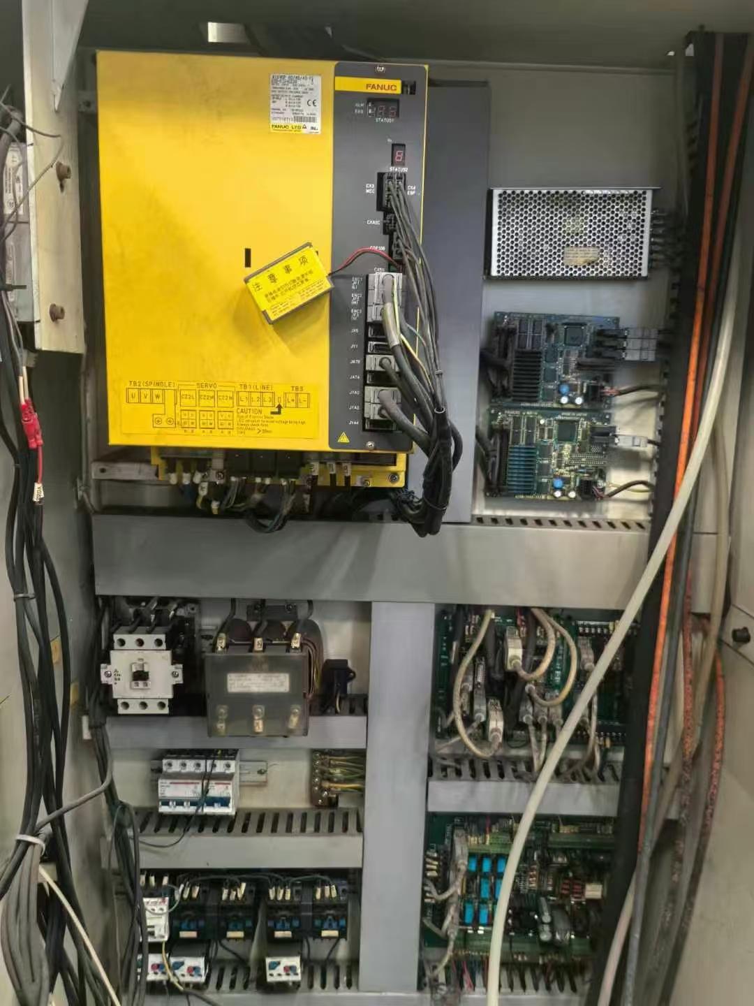 Vertical machining center