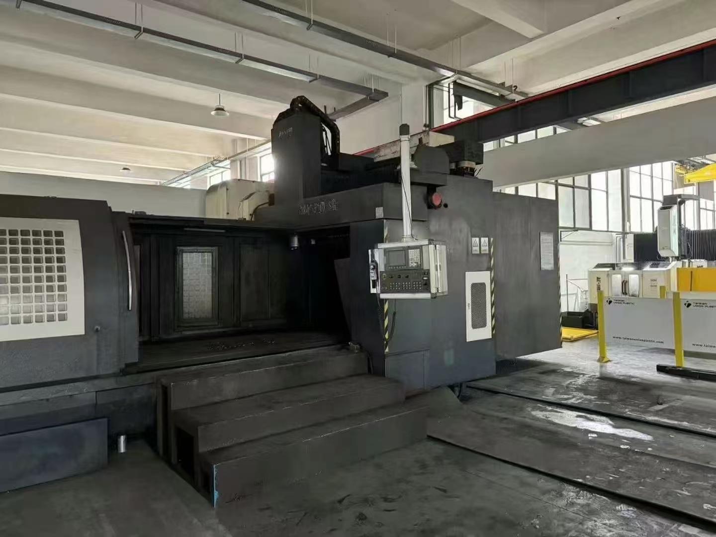 Gantry machining center