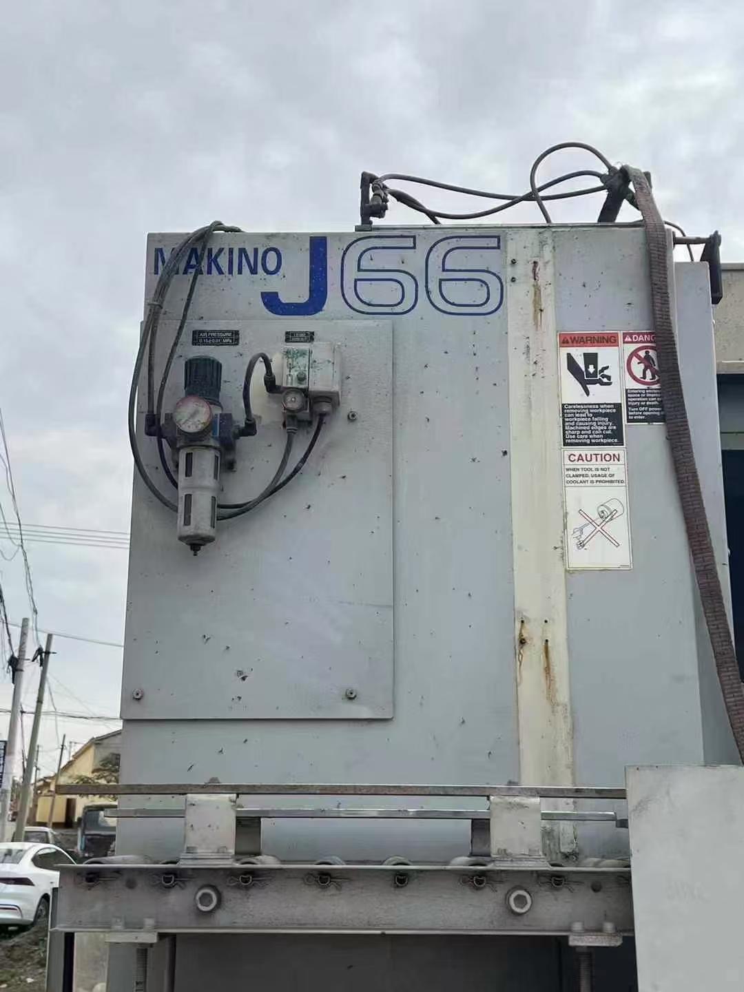 Horizontal machining center