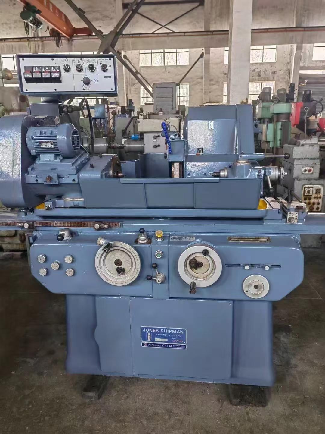 Cylindrical grinder 
