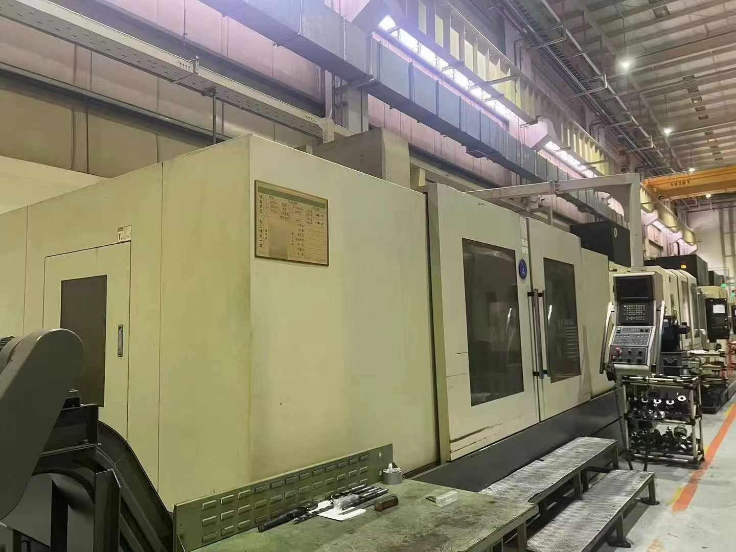 Vertical machining center