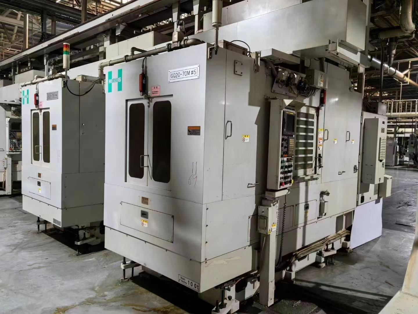 Horizontal machining center