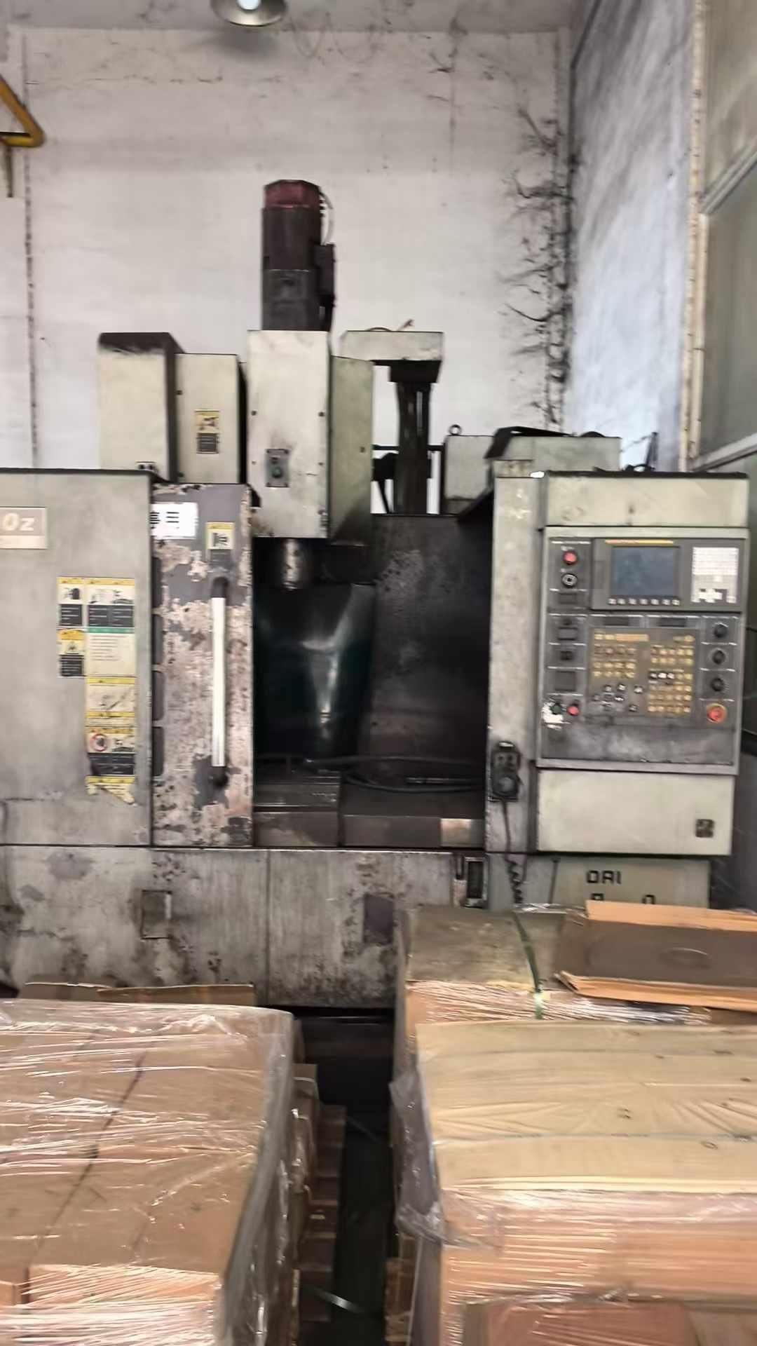 Vertical machining center