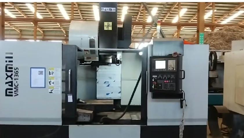 Vertical machining center