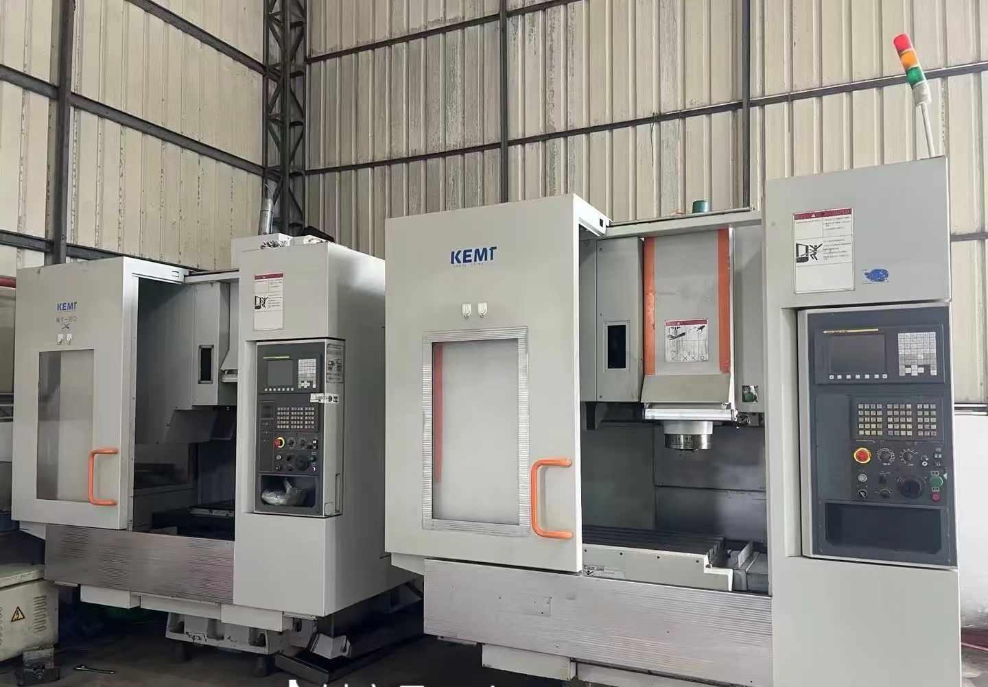 Drilling and tapping machine