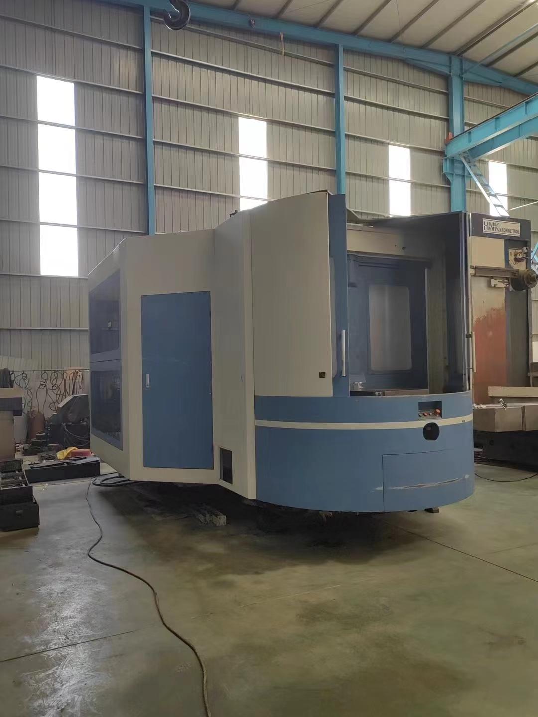 Horizontal machining center