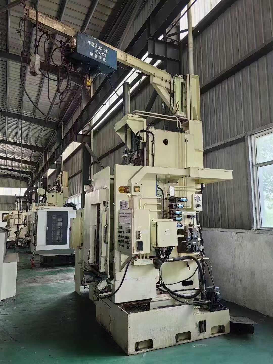 Vertical precision gear broaching machine