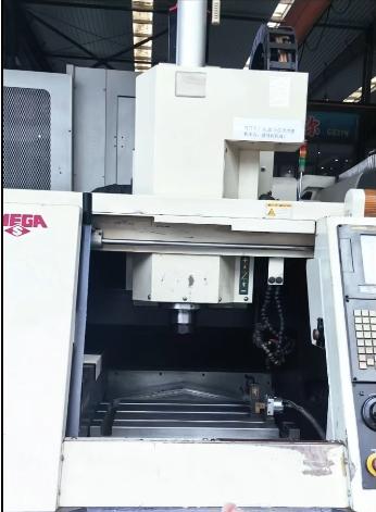 Vertical machining center