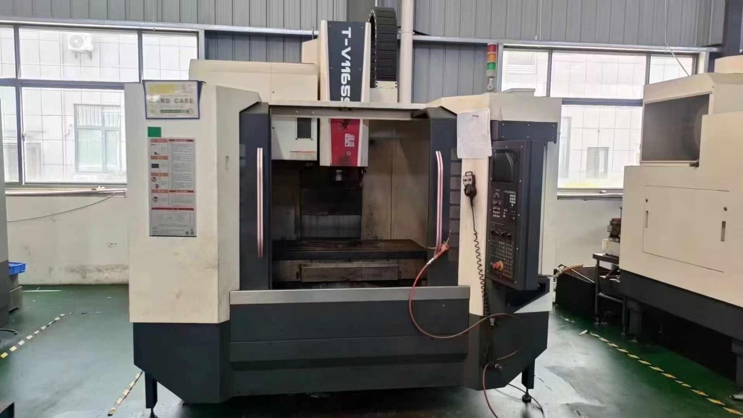 Vertical machining center
