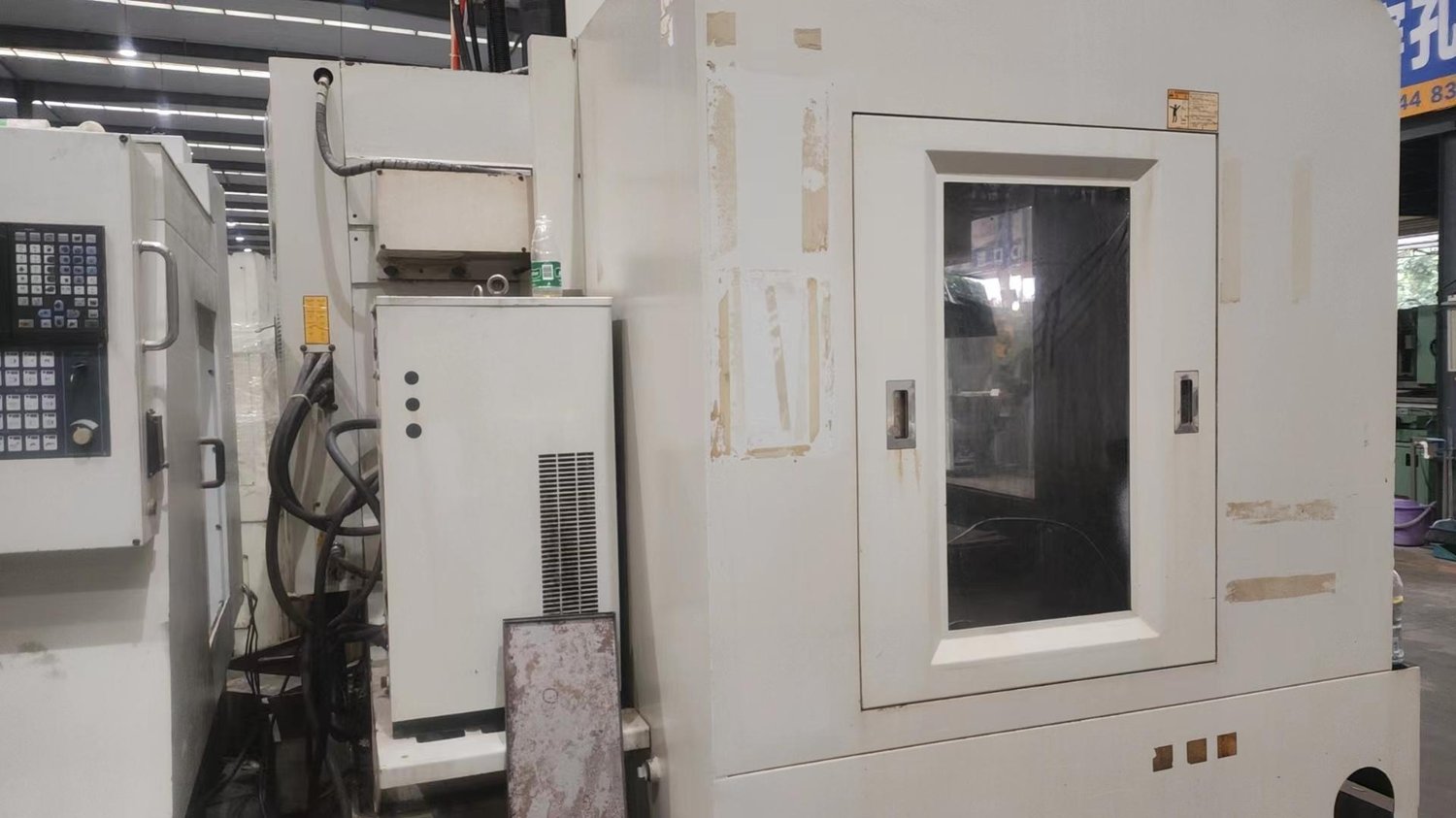 Vertical machining center